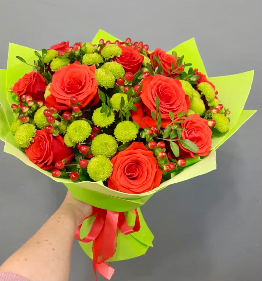 Букет цветов из: Хризантемы и Розы в Подпорожье