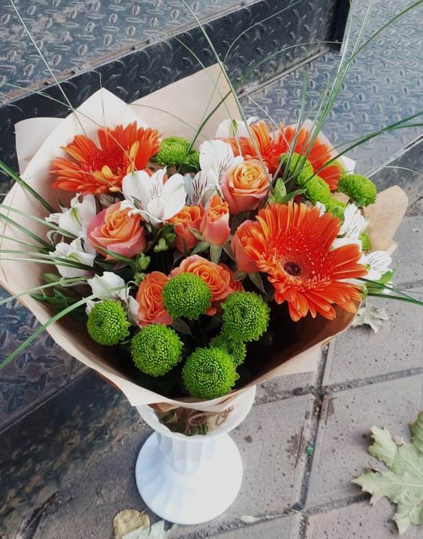 Букет цветов из: Герберы, Хризантемы, Альстромерии и Розы в Подпорожье