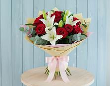 Букет цветов из:  Лилии и Розы в Подпорожье