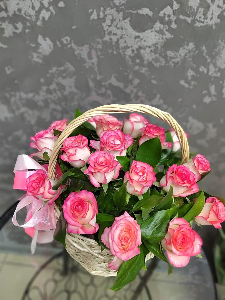 Цветочная композиция из Розы в корзине в Подпорожье