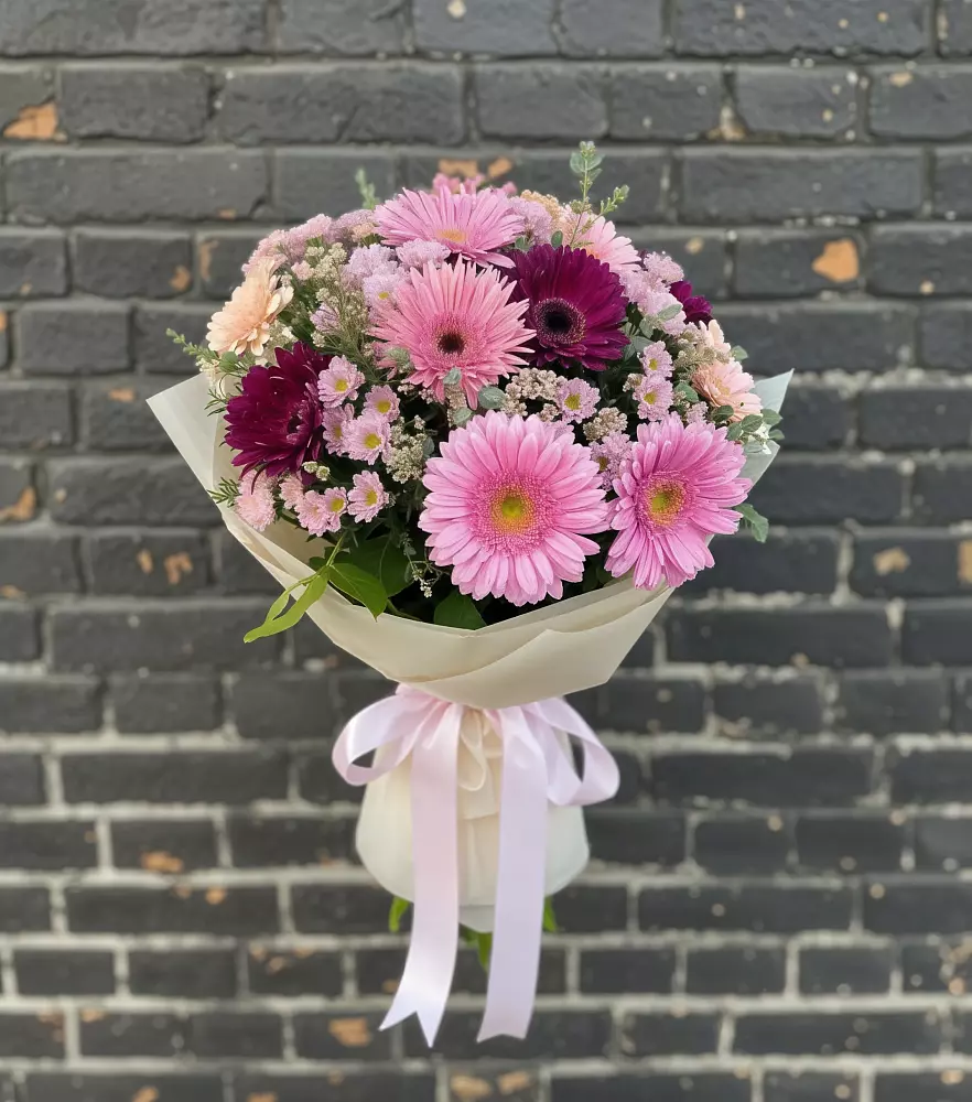 Букет цветов из: Герберы и Хризантемы в Подпорожье