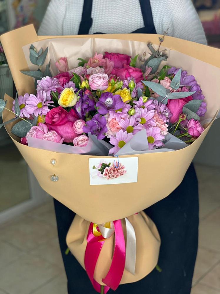 Букет цветов из: Хризантемы, Гвоздики и Альстромерии в Подпорожье