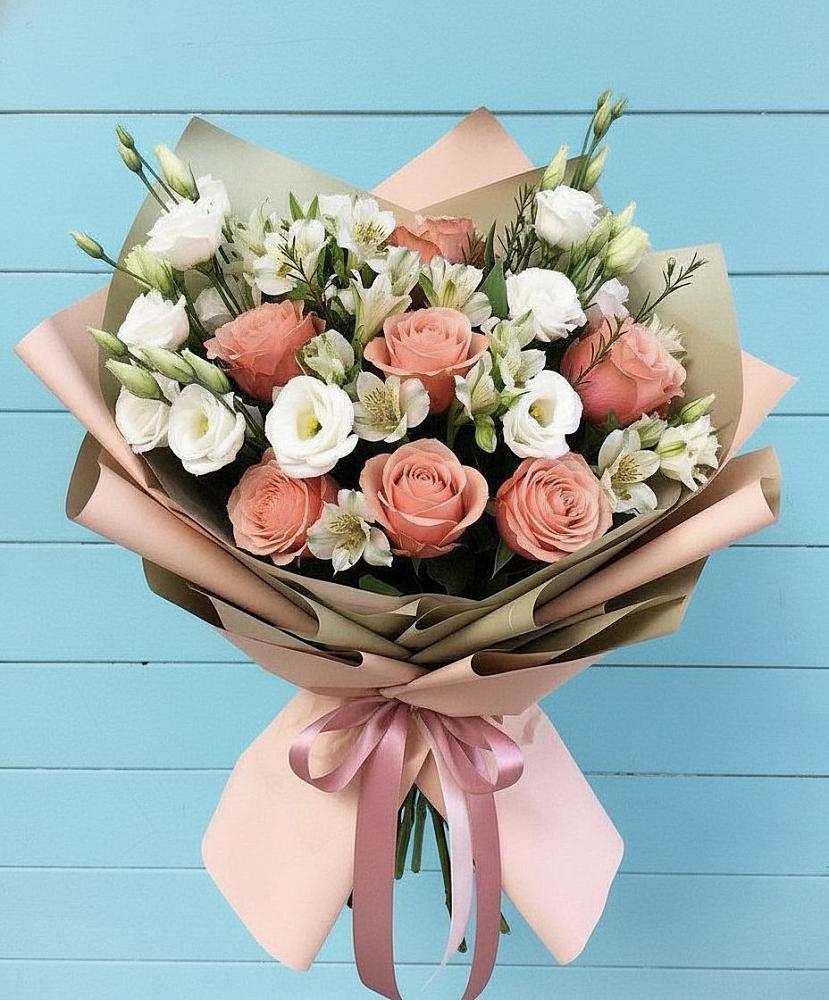 Букет цветов из: Розы, Альстромерии и Лизиантусы в Подпорожье