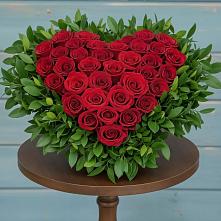 Цветочная композиция из Розы в виде сердца в Подпорожье