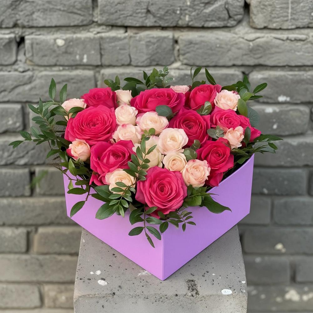 Цветочная композиция из Розы в коробке в Подпорожье