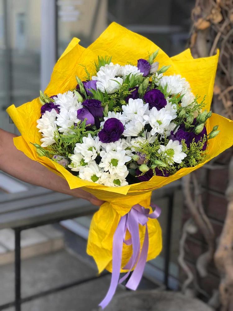 Букет цветов из: Ирисы, Хризантемы и Ромашки в Подпорожье