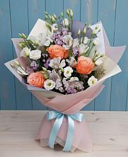 Букет цветов из:  Лизиантусы, Розы, Альстромерии и Гипсофила в Подпорожье