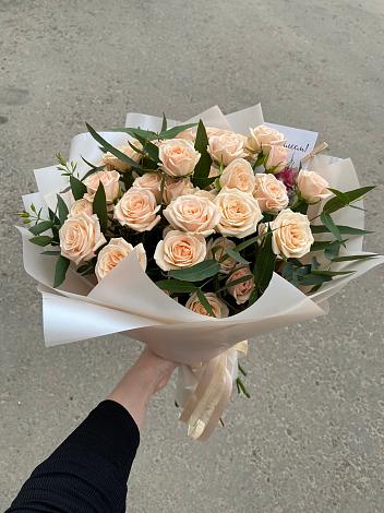 Букет Кремовые розы Латте в Подпорожье