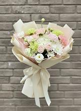 Букет цветов из:  Гвоздики, Розы, Лизиантусы и Хризантемы в Подпорожье