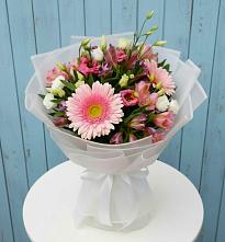 Букет цветов из:  Герберы, Альстромерии и Лизиантусы #REPLACE_PRED# Подпорожье