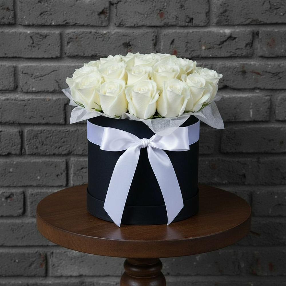 Цветочная композиция из Розы в шляпной коробке в Подпорожье