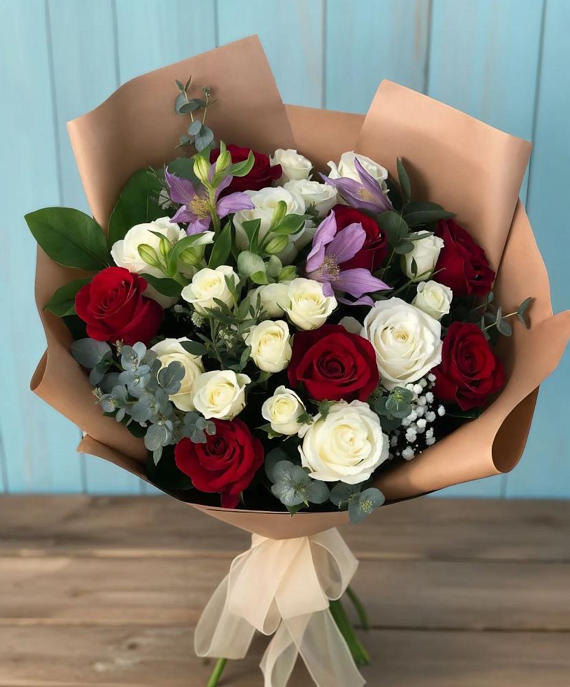 Букет цветов из: Розы и Альстромерии в Подпорожье
