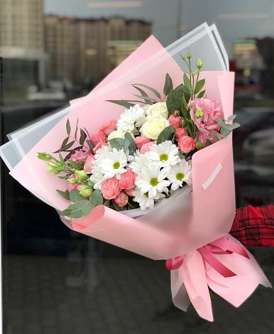 Букет цветов из: Розы, Лизиантусы и Хризантемы в Подпорожье