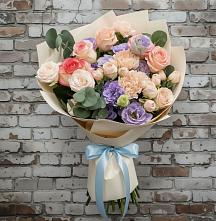 Букет цветов из:  Розы, Лизиантусы и Гвоздики в Подпорожье
